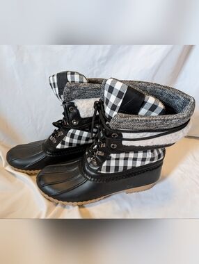 Henry Ferrera Women’s Black & White Plaid Winter Duck Boots Sz. 8